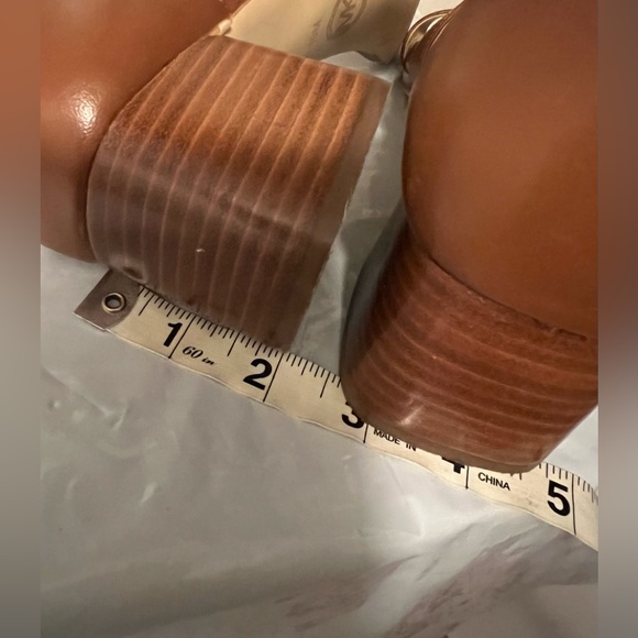 MICHAEL KORS SANDALS (SIZE 10) - Picture 7 of 9